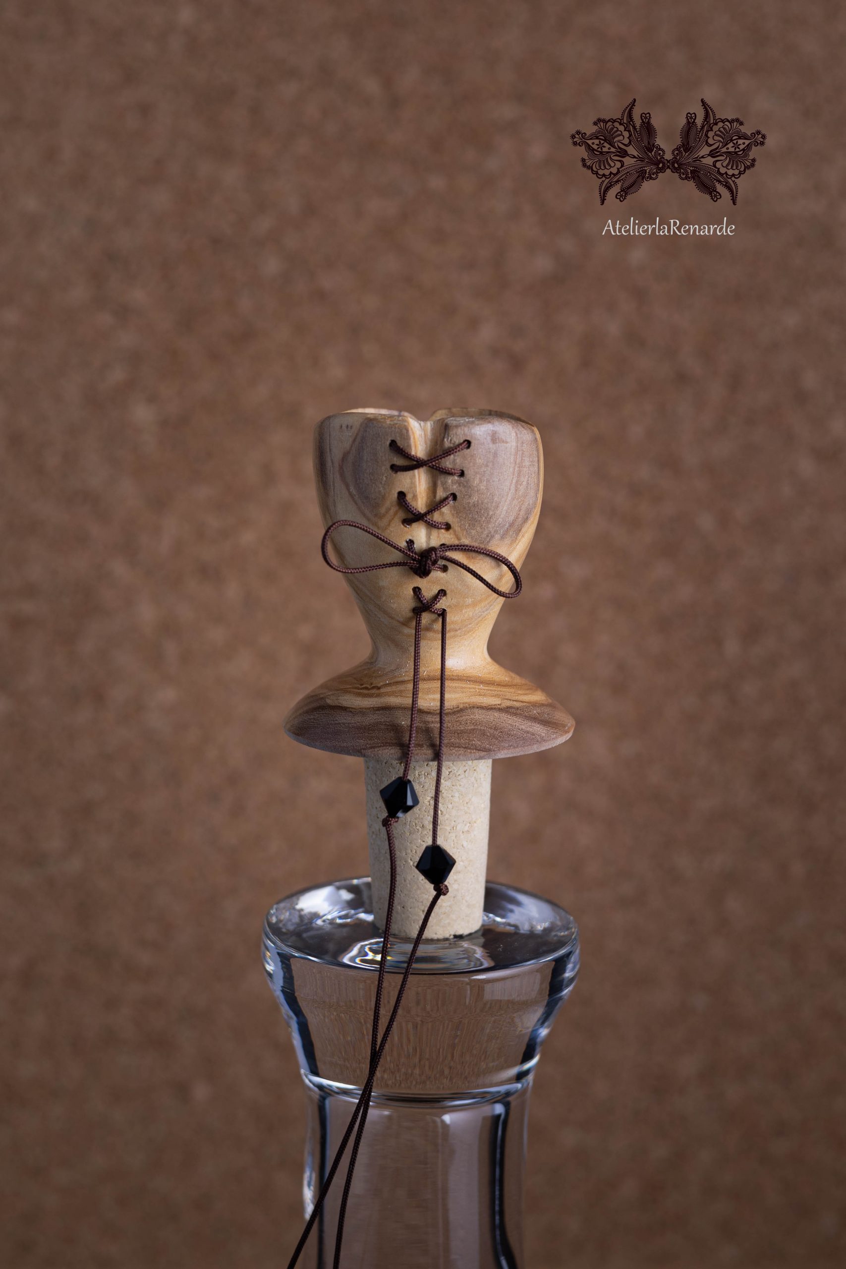 atelierlarenarde-corsetbois Bouchon de bouteille, corset en bois